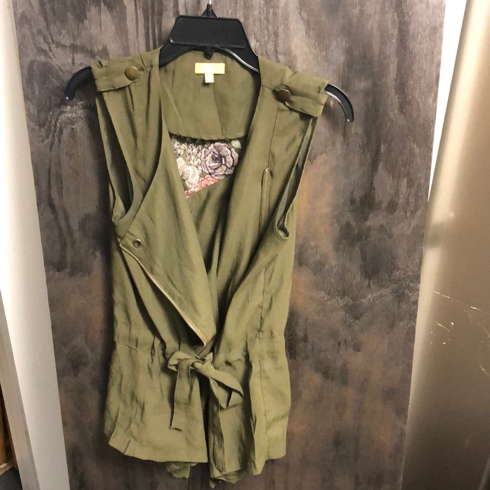 Cute vest